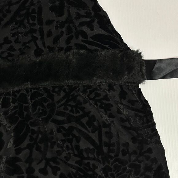 Pier 1 Imports Black Burnout Velvet Faux Fur Hostess Apron Holidays Goth NWT - Picture 8 of 10